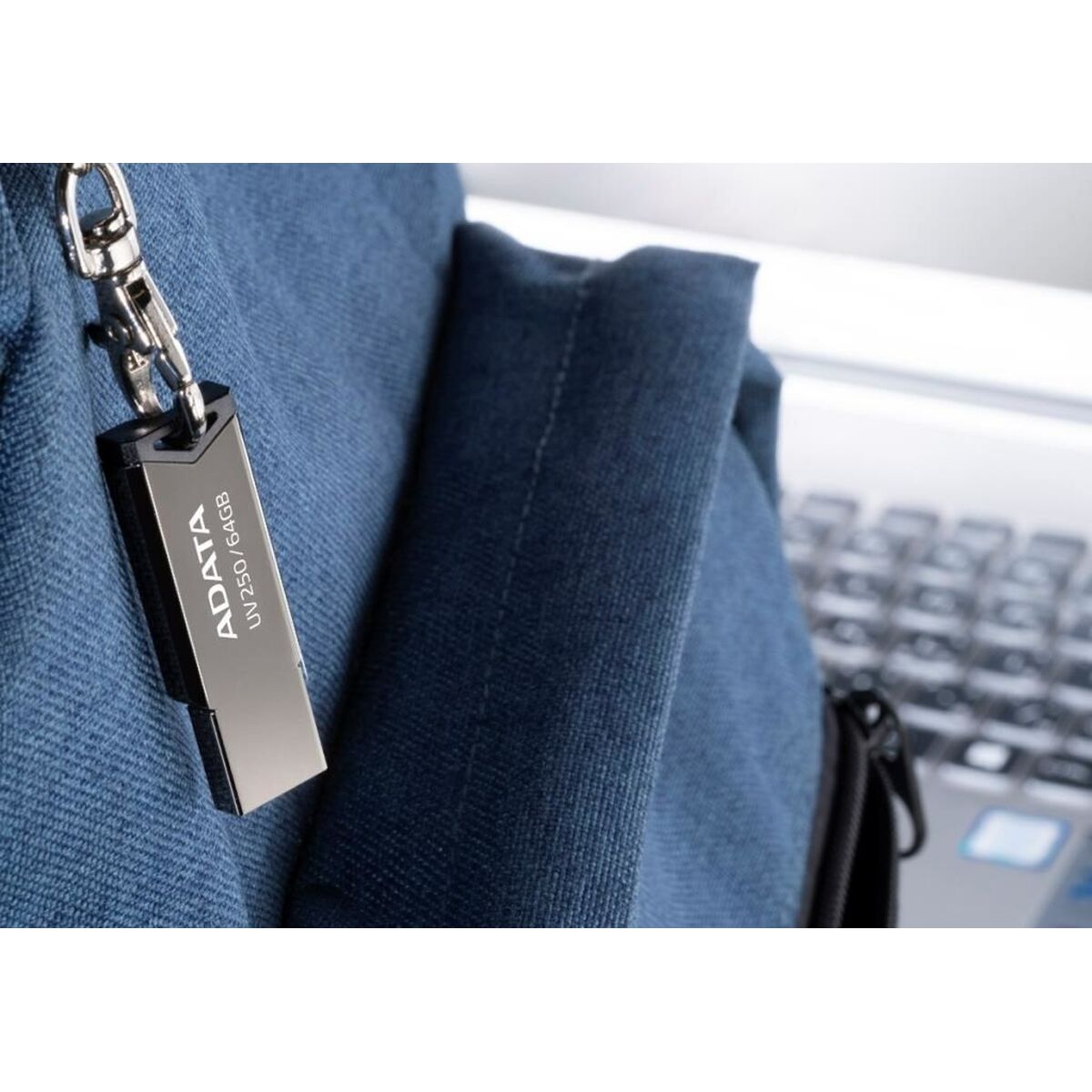 USB flash disk Adata UV250 Stříbřitý 32 GB